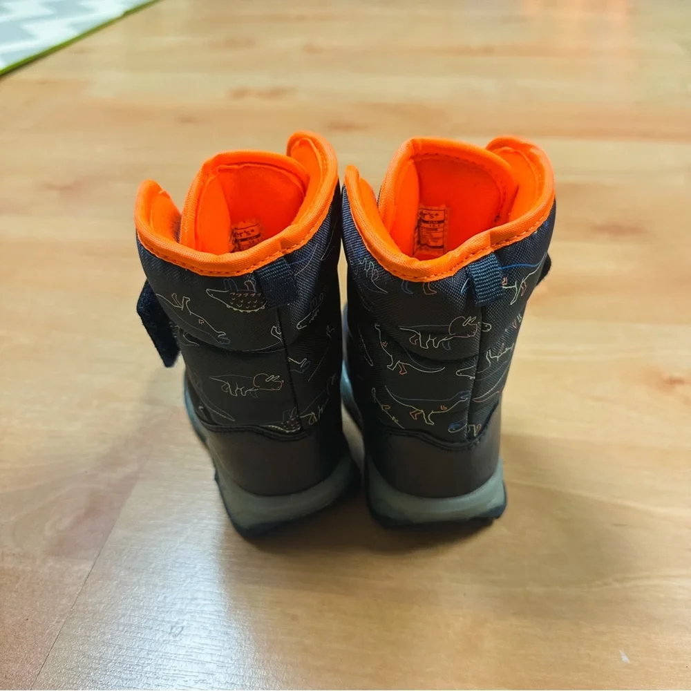 Carters Navy & Orange Grady Light Up Dinosaur Graphic Snow Boots Toddler Size 5